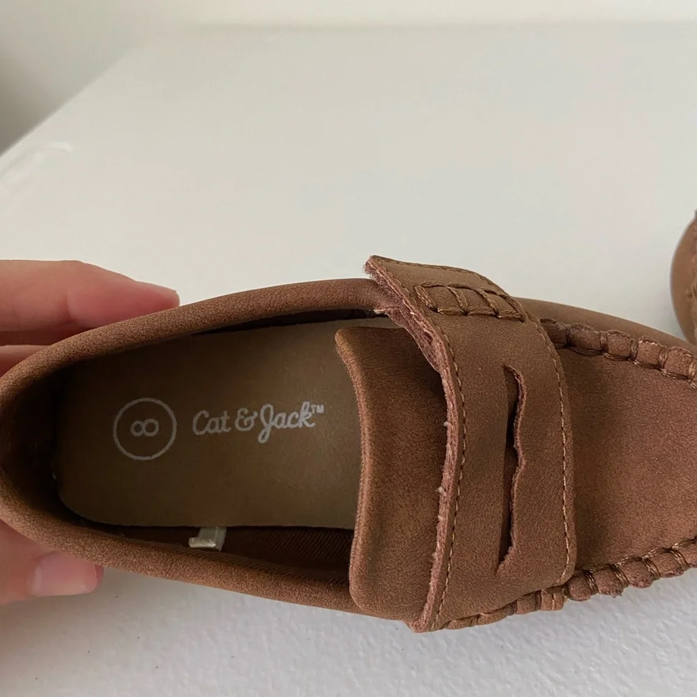 NWOT | Cat & Jack boy’s slip on velcro loafers size 8 - Picture 6 of 7